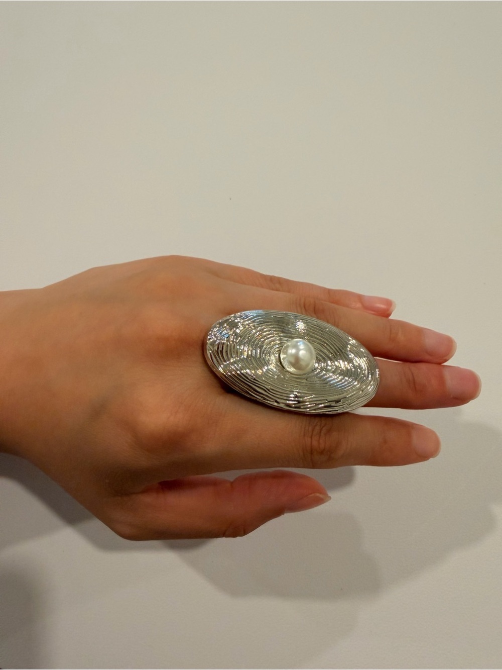 Silver Oval Sculpted Ring with Pearl - Picture 3 of 7